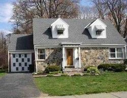 Pre-foreclosure in  CRESCENT DR Albany, NY 12208