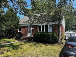 Pre-foreclosure in  DUTCH BROADWAY Elmont, NY 11003