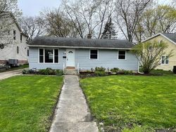 Pre-foreclosure in  S GABLES BLVD Wheaton, IL 60189