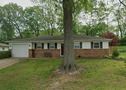 Pre-foreclosure in  WHITESIDE DR Belleville, IL 62221