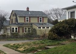 Pre-foreclosure in  WESTWOOD AVE Providence, RI 02905