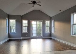 Pre-foreclosure in  S ESCANABA AVE Chicago, IL 60617