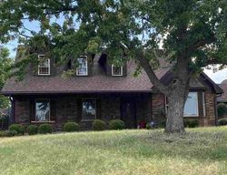 Pre-foreclosure Listing in NW LINCOLN AVE LAWTON, OK 73505