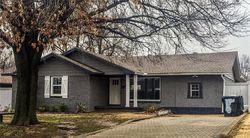 Pre-foreclosure in  PEMBROKE TER Oklahoma City, OK 73116