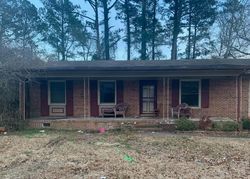 Pre-foreclosure in  COUNTRY CLUB RD Jacksonville, NC 28546