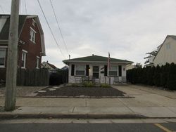 Pre-foreclosure in  E WISTERIA RD Wildwood, NJ 08260