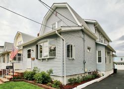 Pre-foreclosure Listing in FERN AVE LYNDHURST, NJ 07071