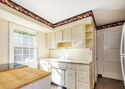 Pre-foreclosure in  ENTRANCE RD Roslyn Heights, NY 11577