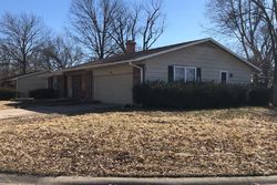 Pre-foreclosure in  SAINT CHARLES DR Godfrey, IL 62035