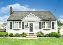 Pre-foreclosure Listing in NEWARK AVE KENILWORTH, NJ 07033