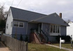Pre-foreclosure Listing in 4TH ST BAYVILLE, NY 11709