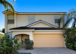 Pre-foreclosure Listing in LAKELAND CIR FORT MYERS, FL 33913