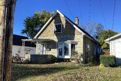Pre-foreclosure in  79TH ST Niagara Falls, NY 14304