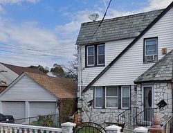 Pre-foreclosure in  202ND ST Saint Albans, NY 11412