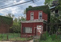 Pre-foreclosure in  MAPLEWOOD AVE Pittsburgh, PA 15221