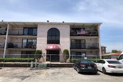 Pre-foreclosure in  W 108TH ST  Worth, IL 60482