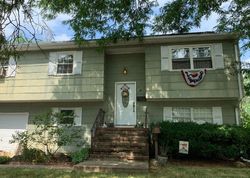 Pre-foreclosure in  LINDEN AVE Edison, NJ 08817