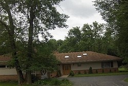 Pre-foreclosure in  FOREST VIEW DR Northbrook, IL 60062