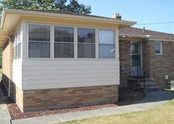 Pre-foreclosure in  ENGLEWOOD DR Cleveland, OH 44134