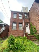 Pre-foreclosure in  HERING AVE Bronx, NY 10469
