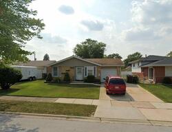 Pre-foreclosure in  HAROLD ST Oak Forest, IL 60452