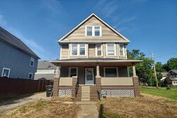 Pre-foreclosure in  PARKWOOD DR Cleveland, OH 44108