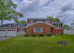 Pre-foreclosure in  MORNINGSIDE DR Toms River, NJ 08755