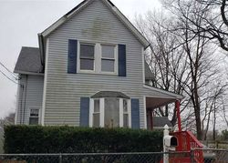 Pre-foreclosure in  CHARLES AVE Port Washington, NY 11050