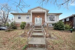 Pre-foreclosure Listing in WILLIAM ST HEWLETT, NY 11557
