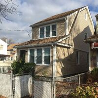 Pre-foreclosure in  190TH ST Saint Albans, NY 11412