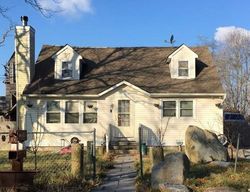 Pre-foreclosure Listing in WAVERLY RD SHIRLEY, NY 11967