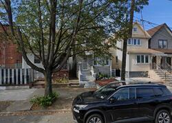 Pre-foreclosure in  164TH ST Fresh Meadows, NY 11366