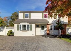  Lisa Ct, Nesconset NY