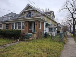 Pre-foreclosure in  HIGHGATE AVE Buffalo, NY 14215