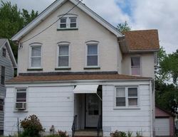 Pre-foreclosure Listing in COLFAX ST RARITAN, NJ 08869