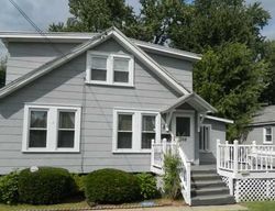Pre-foreclosure in  BROOKFIELD RD Syracuse, NY 13211