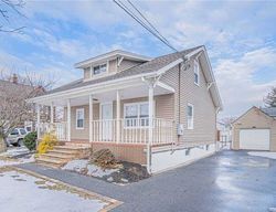 Pre-foreclosure in  S BROADWAY Lindenhurst, NY 11757