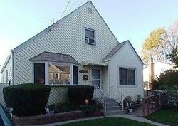 Pre-foreclosure in  3RD AVE Westbury, NY 11590