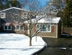 Pre-foreclosure Listing in CROSS ST LOCUST VALLEY, NY 11560