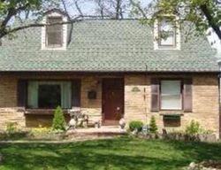 Pre-foreclosure in  PARK AVE Lake Forest, IL 60045