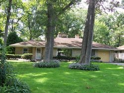 Pre-foreclosure in  FOREST LN Waukegan, IL 60087