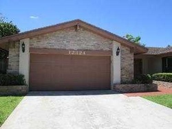 Pre-foreclosure in  LACEWOOD LN West Palm Beach, FL 33414
