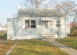 Pre-foreclosure Listing in MACARTHUR AVE SAYREVILLE, NJ 08872