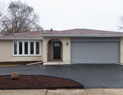 Pre-foreclosure in  LAKE PARK DR Chicago Heights, IL 60411