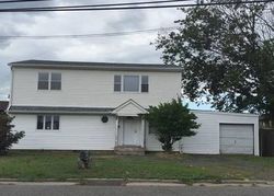 Pre-foreclosure in  WEST DR Copiague, NY 11726