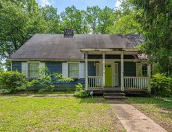 Pre-foreclosure in  CRESTWAY DR Chattanooga, TN 37411