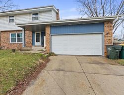 Pre-foreclosure Listing in W PARADISE DR WEST BEND, WI 53095