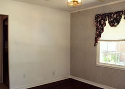 Pre-foreclosure in  W RIVERVIEW AVE Decatur, IL 62522