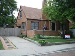 Pre-foreclosure in  W SHERMAN AVE Peoria, IL 61604