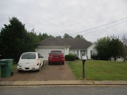 Pre-foreclosure Listing in SEDGEFIELD DR JACKSON, TN 38305